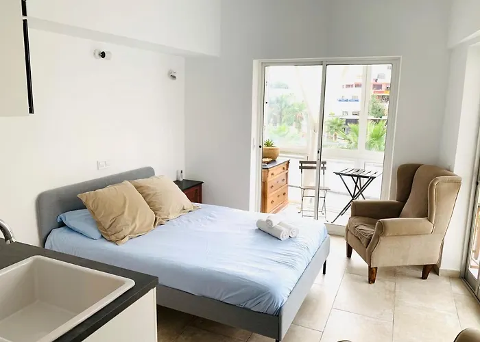 Begonia Center 230 By Namaste Elite *